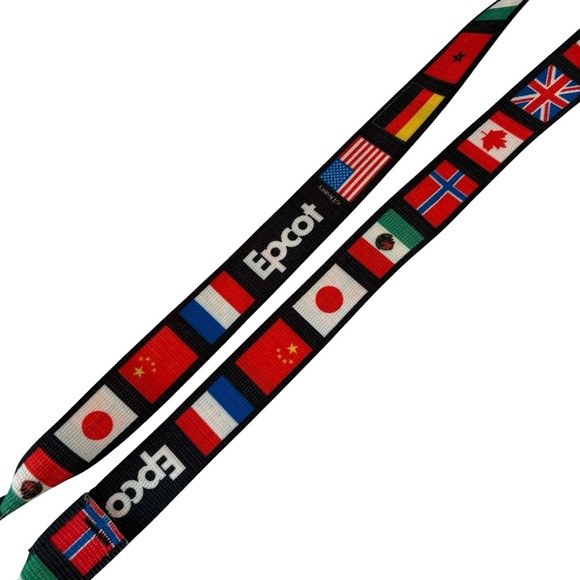 1997 Vintage EPCOT Lanyard/Neck Strap from Disney World Around The World Flags - Picture 4 of 6